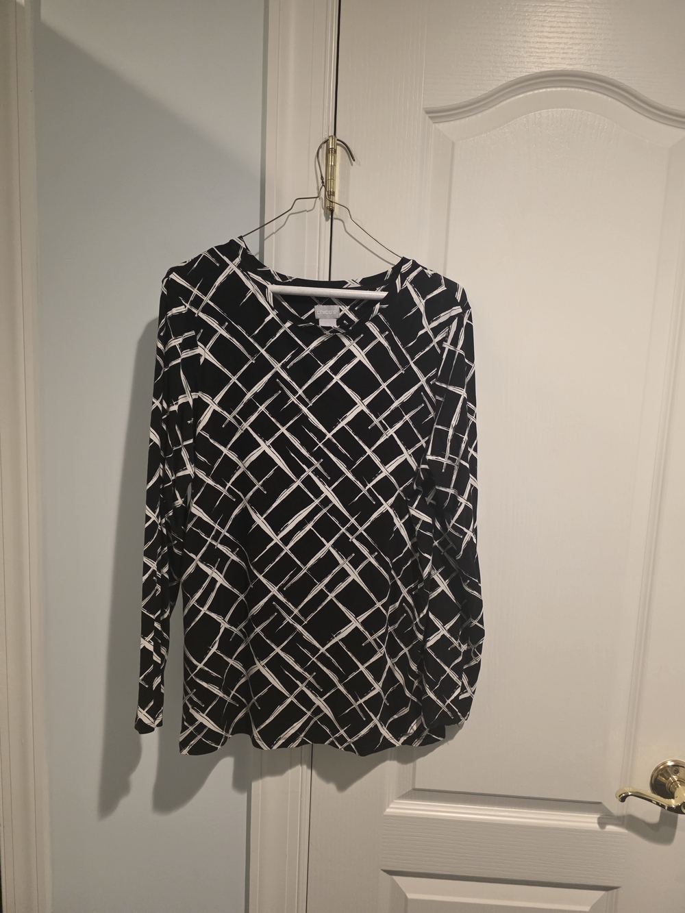 Chico's Black and White Crosshatch Long-Sleeve Top